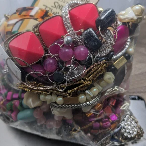 Jewelry Lot 4+ lbs 1140 Wearable Sellable Mystery Lot Free Shipping - Picture 3 of 6